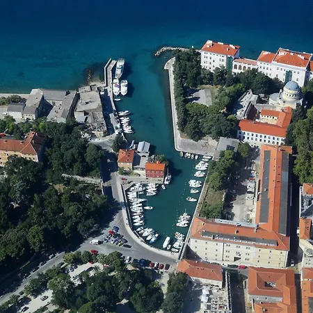 Tisa Old Town Gasthuis 3*