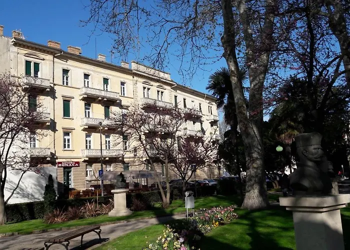 Гостевой дом Rooms Tisa Old Town 3*