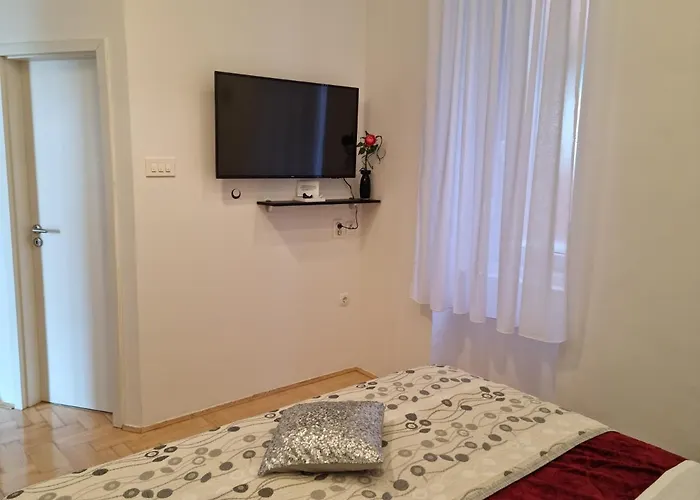 Rooms Tisa Old Town Гостевой дом