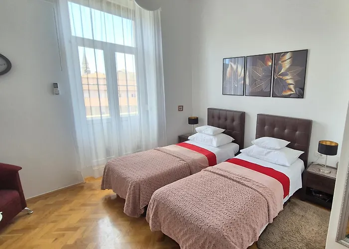 Rooms Tisa Old Town 3*