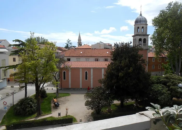 Rooms Tisa Old Town Guest house 3*