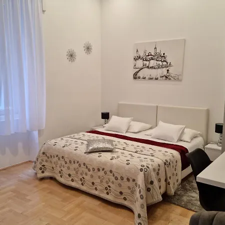 Gæstehus Tisa Old Town 3*