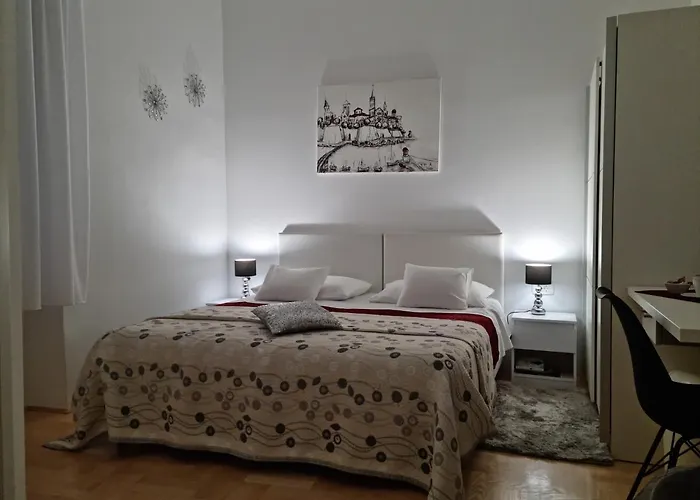 Tisa Old Town Casa de hóspedes 3*